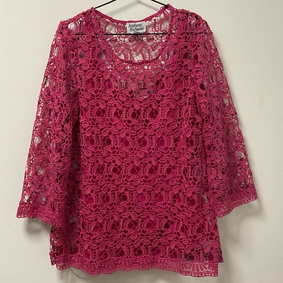 Gorgeous Brilliant Pink Floral Lace Anthony Richards Top! - Picture 1 of 13